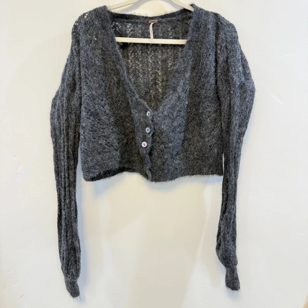 FREE PEOPLE | Alpaca Blend Fuzzy Gray Cropped Button Cardigan Sweater